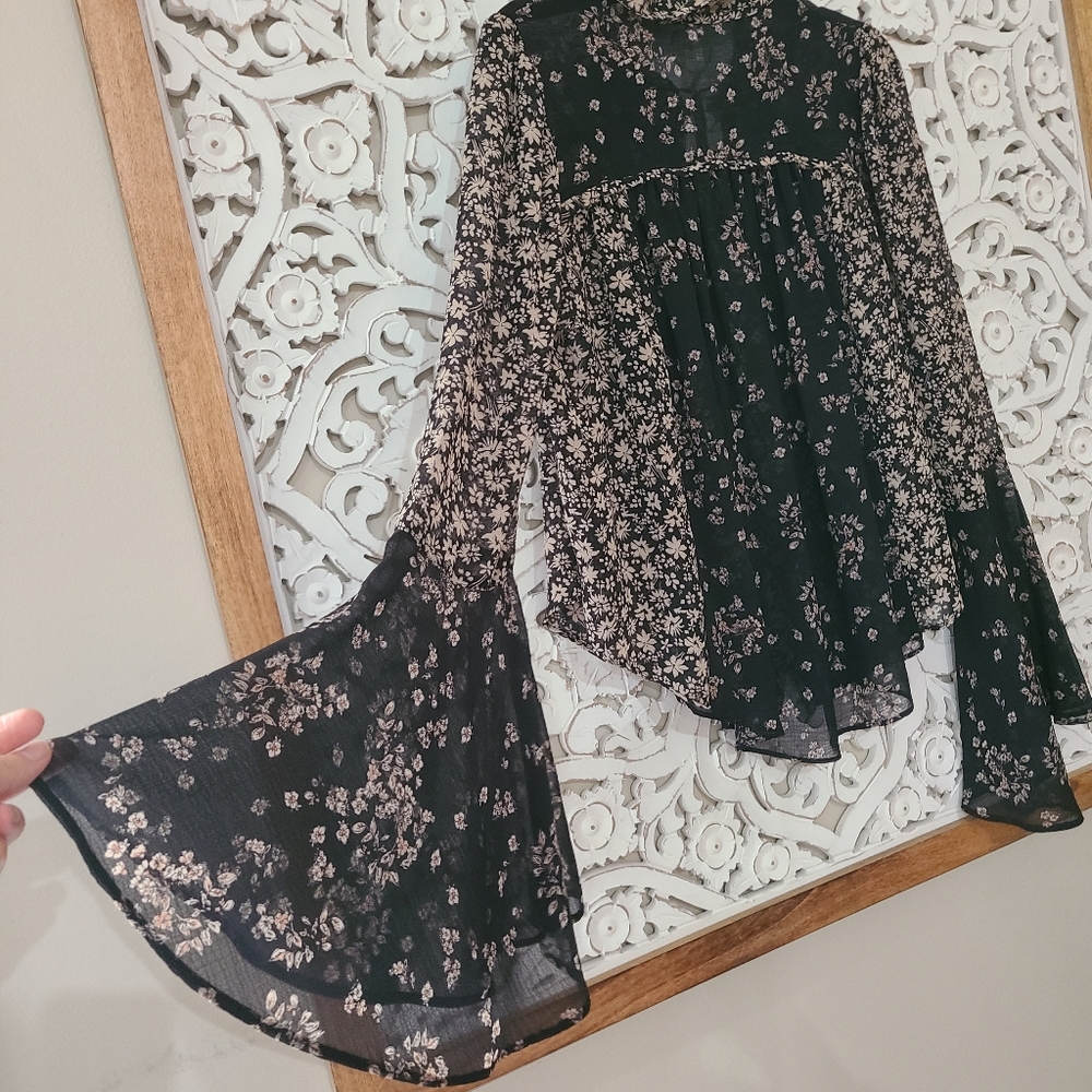 Free People Serena Floral Bell Sleeve Printed Blouse Black Multi Boho Sz Small - Picture 4 of 7